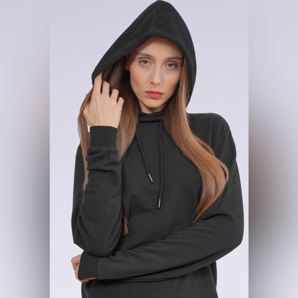 Minark Womens Black Basic Hoodie - Picture 4 of 4